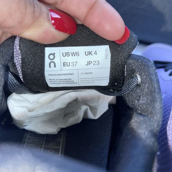 On Running | Women's Cloudflyer 4 | Shark / Pearl | Sz W6 | 71.98092 | Pre-owned - Picture 12 of 13